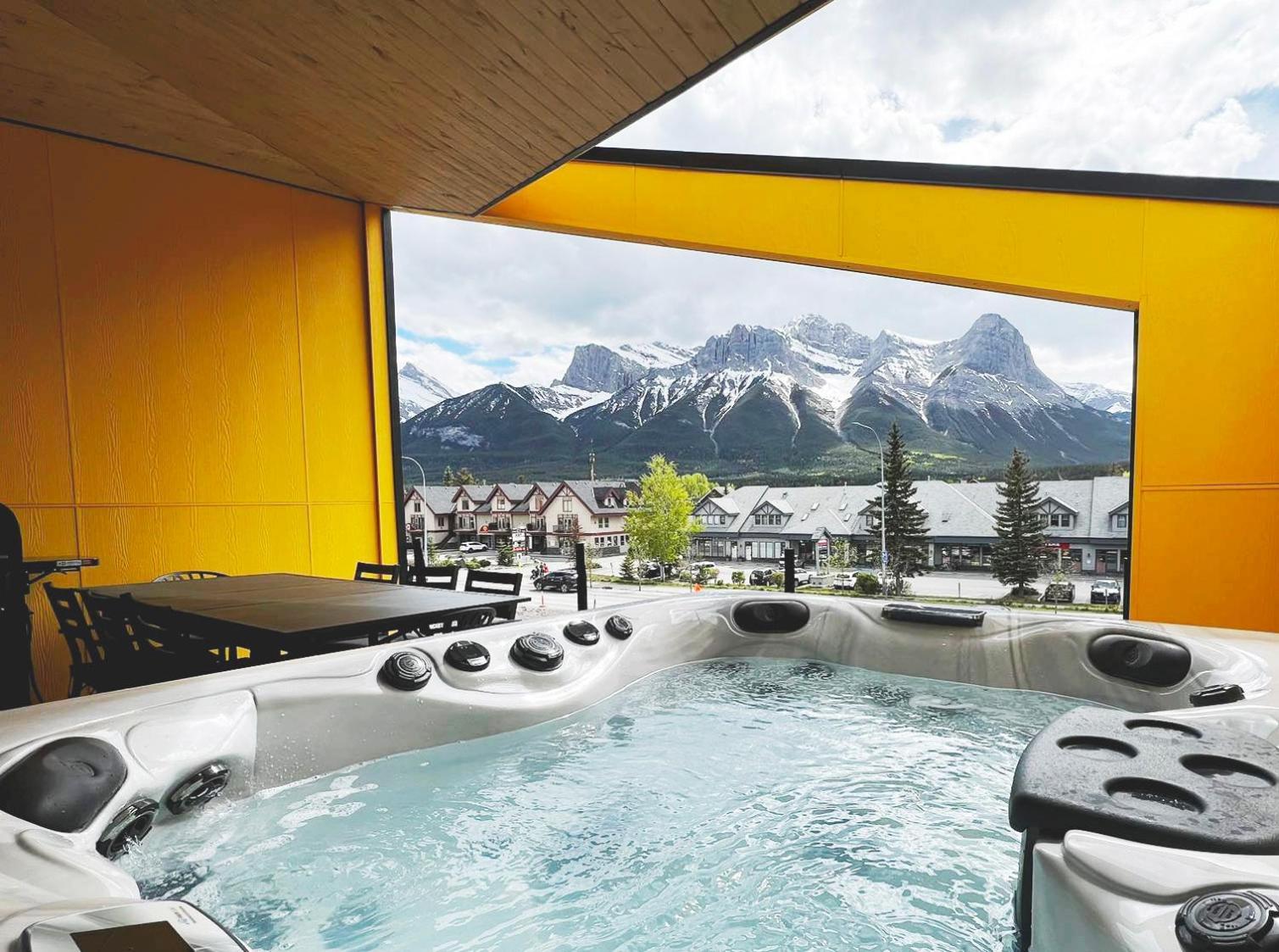 Raven'S Peak 105 - Ultra Luxe Mountain Retreat Villa Canmore Exteriör bild