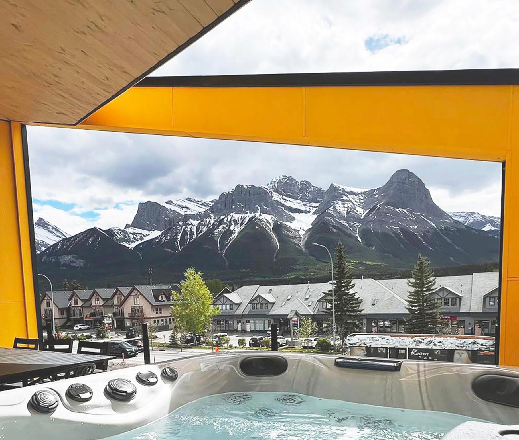 Raven'S Peak 105 - Ultra Luxe Mountain Retreat Villa Canmore Exteriör bild